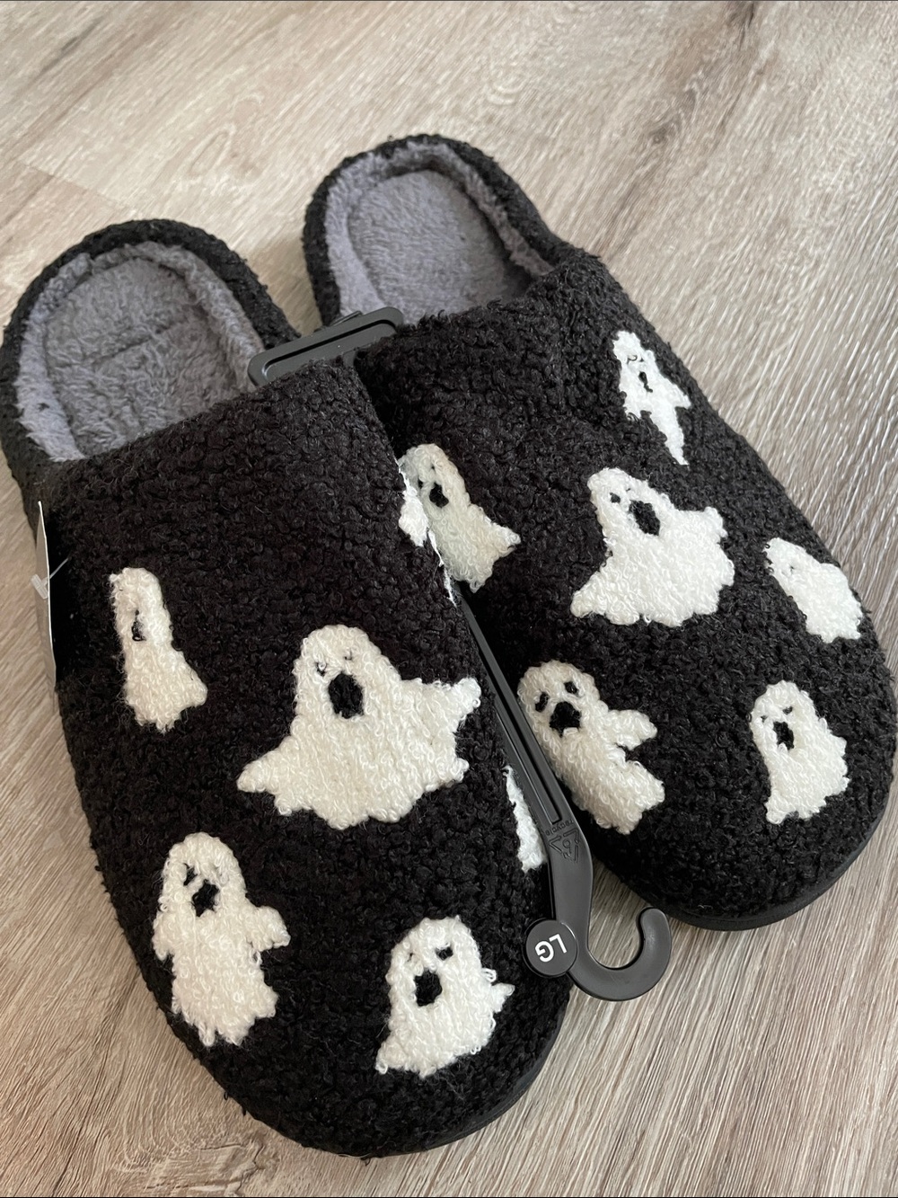 NWT Ghost slippers size large